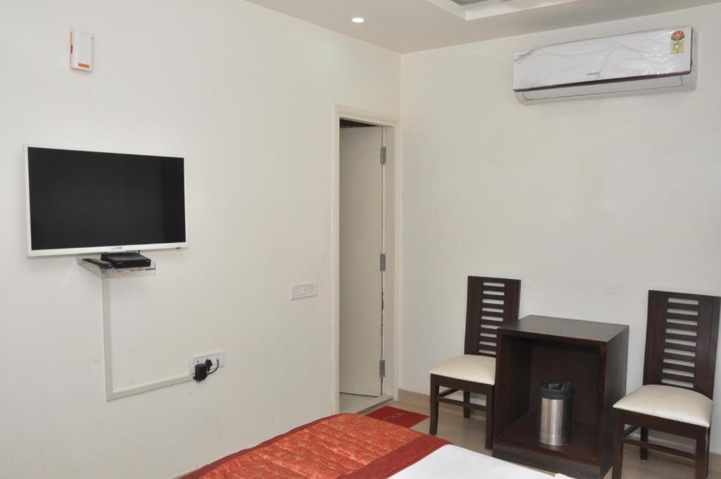 Hotel Al Gulzar Delhi  Exterior photo