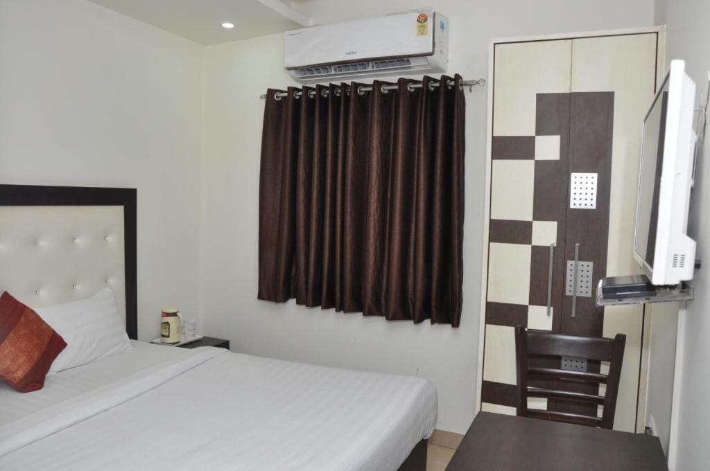 Hotel Al Gulzar Delhi  Exterior photo
